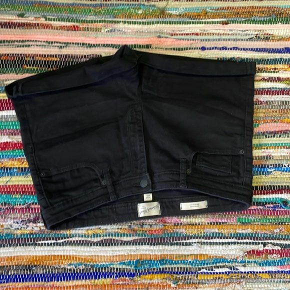 Universal Threads Black MIDI Denim Shorts-#1890+ - Picture 8 of 11